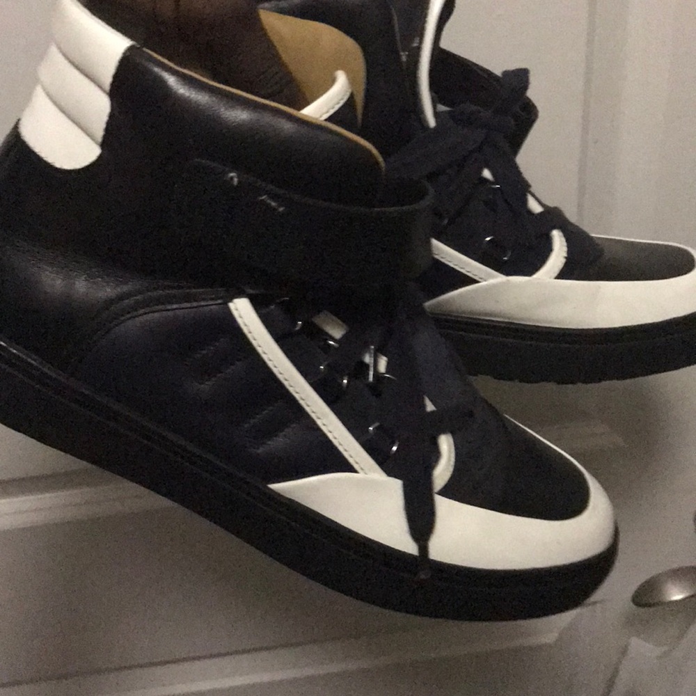 Bally Sneaks